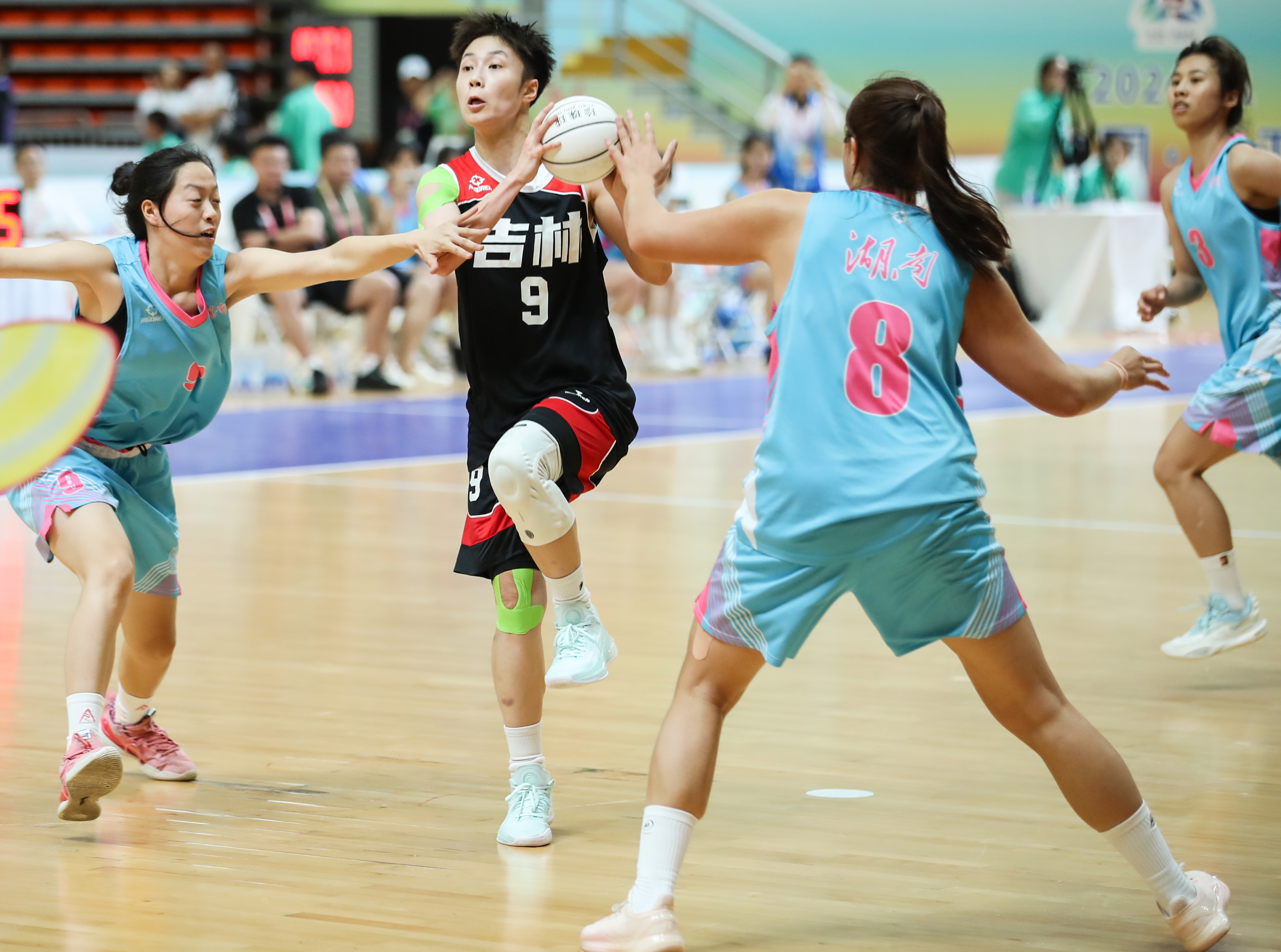 湖南女篮客场战胜海南队,迎来两连胜 湖南女篮客场战胜海南队,迎来两连胜