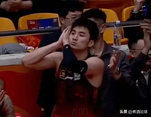 包含克罗托内客场大胜祖云达斯,豪取三分的词条 包含克罗托内客场大胜祖云达斯,豪取三分的词条