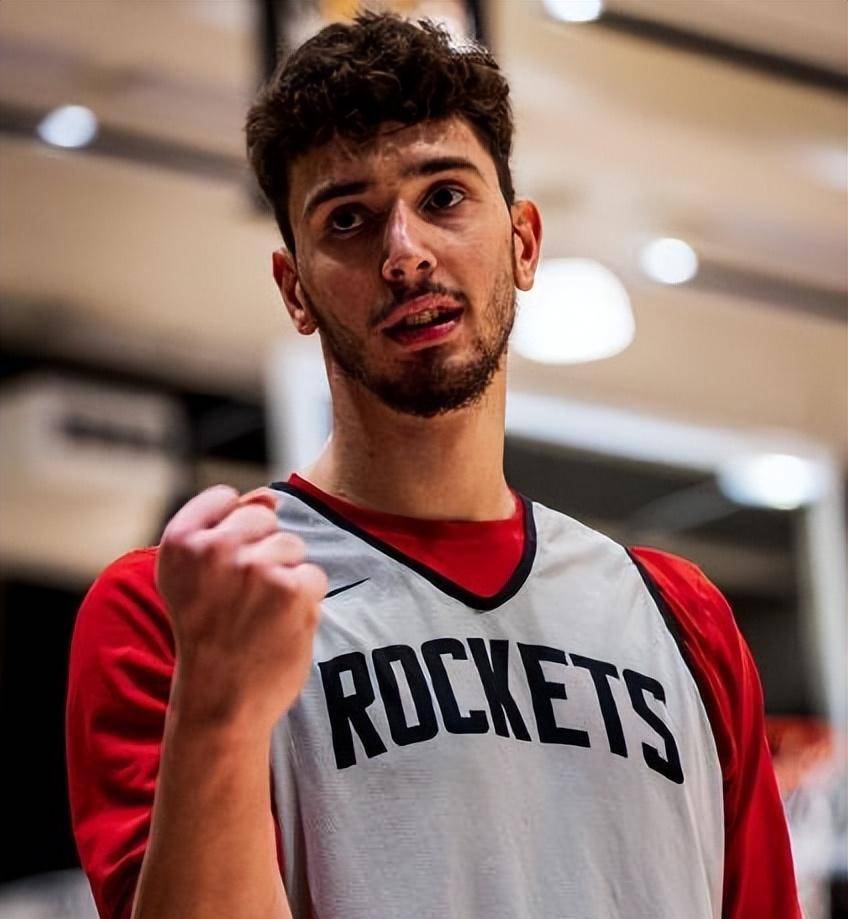 转会消息:火箭队签约赛季MVP候选球员的简单介绍 转会消息:火箭队签约赛季MVP候选球员的简单介绍