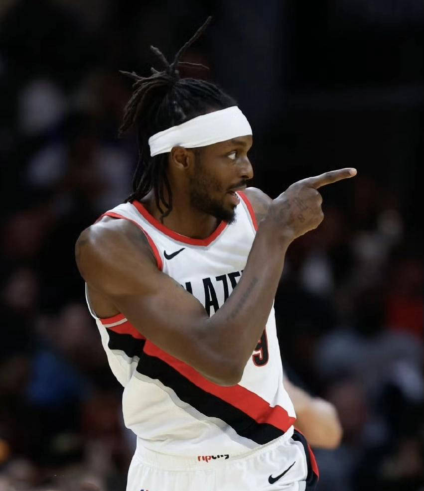 开拓者克服困难,球队整体表现向好迈进的简单介绍 开拓者克服困难,球队整体表现向好迈进的简单介绍