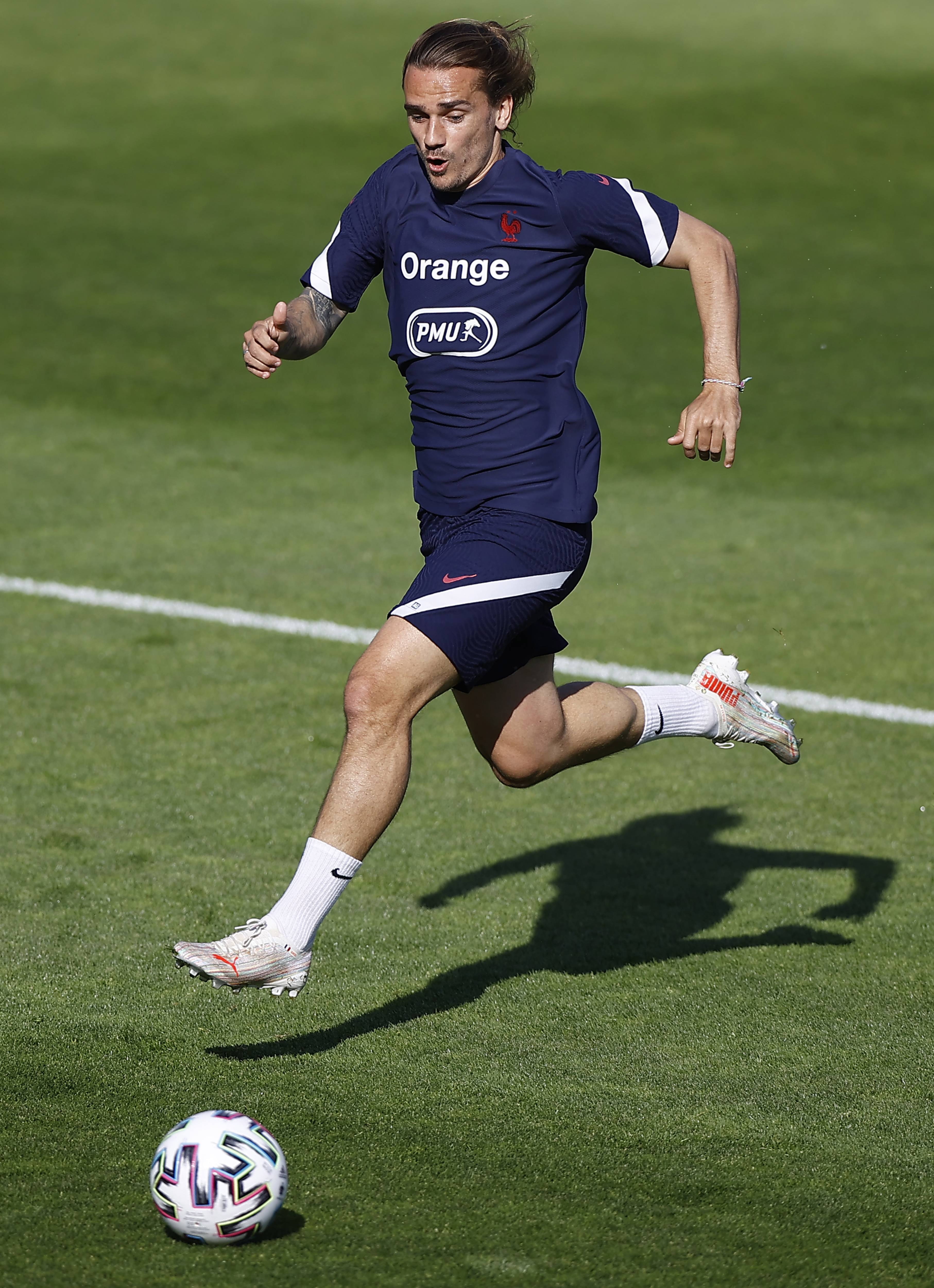 欧洲足球国家队备战欧锦赛资格战火辣的简单介绍 欧洲足球国家队备战欧锦赛资格战火辣的简单介绍