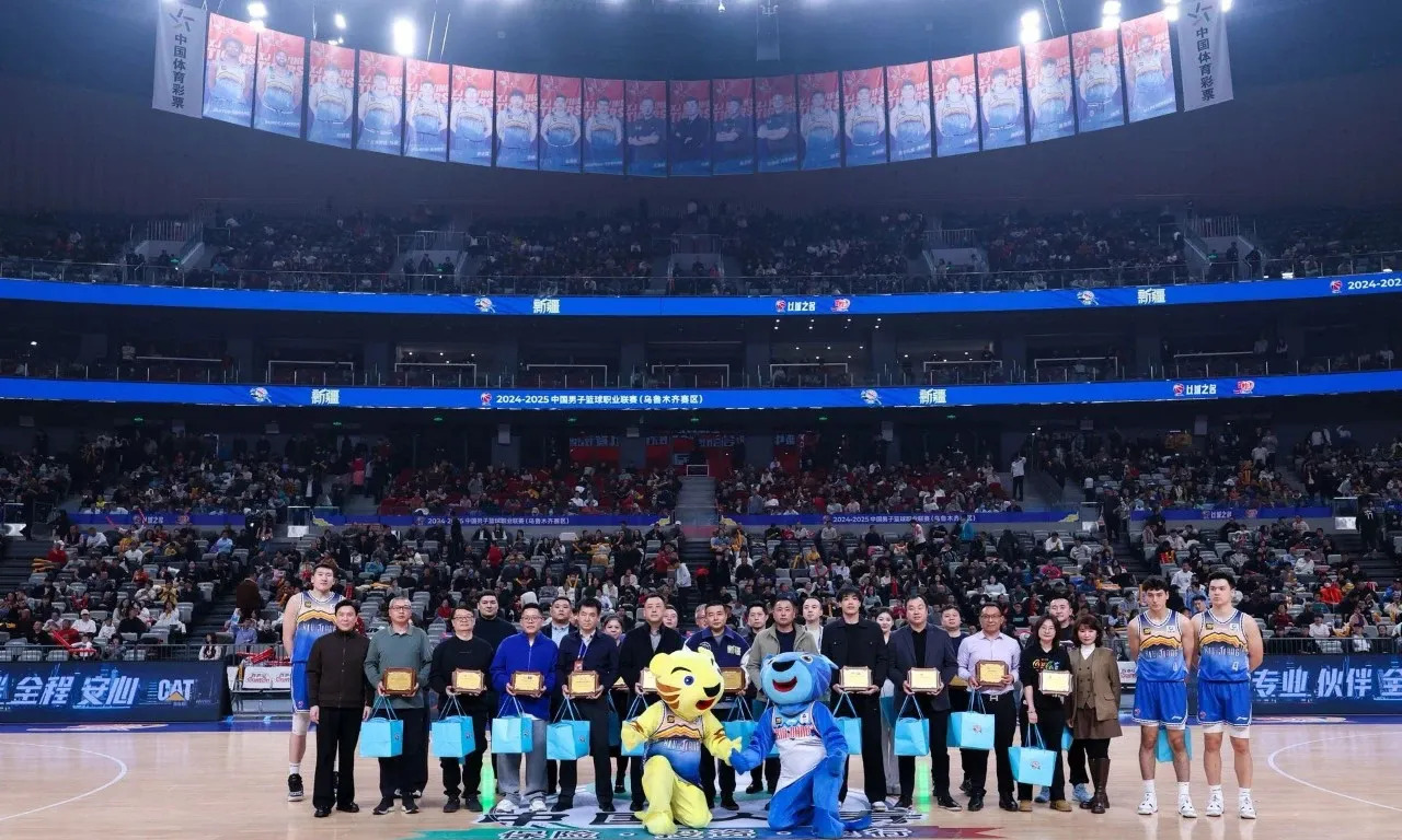 球队举行球迷节庆活动,推动团队凝聚 球队举行球迷节庆活动,推动团队凝聚