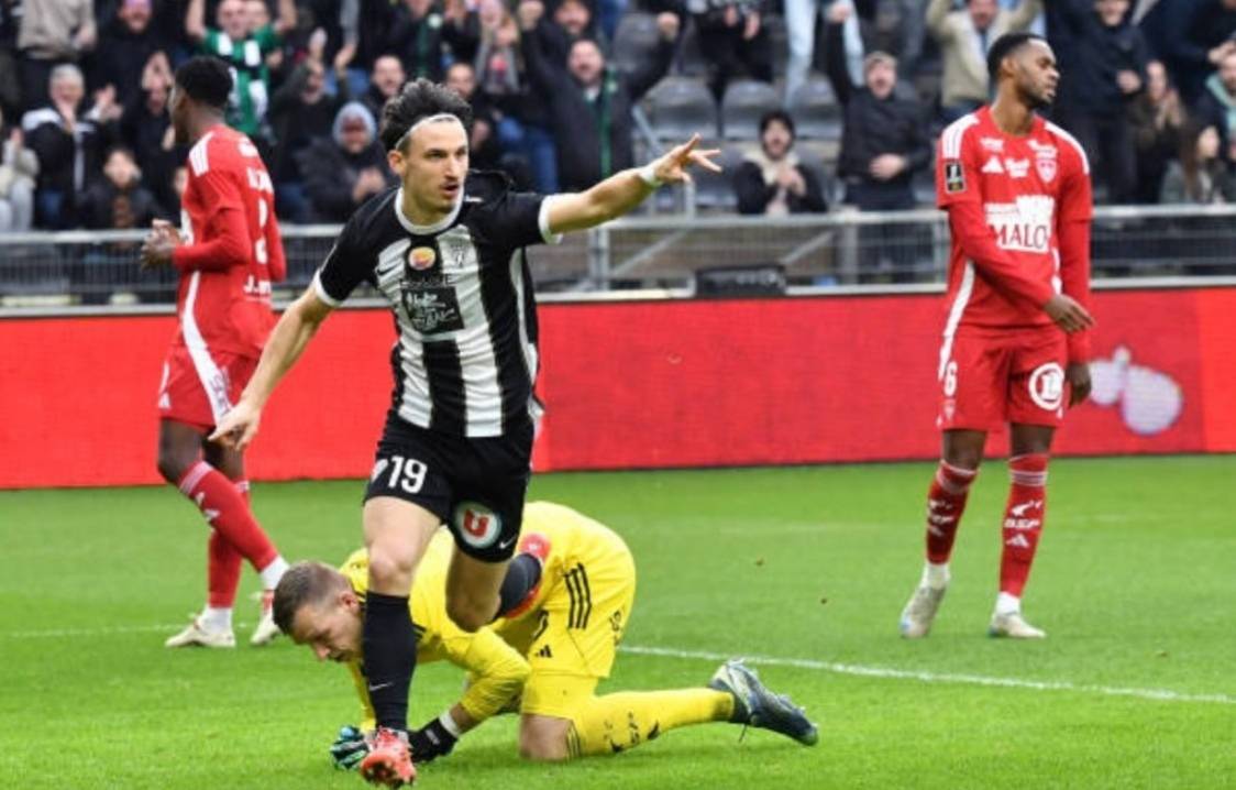 马赛客场击败南特,连胜助阵名列前茅 马赛客场击败南特,连胜助阵名列前茅