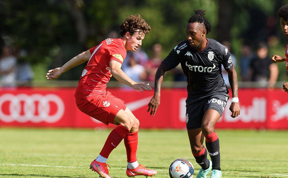 包含摩纳哥在主场不敌对手,状态低迷的词条 包含摩纳哥在主场不敌对手,状态低迷的词条