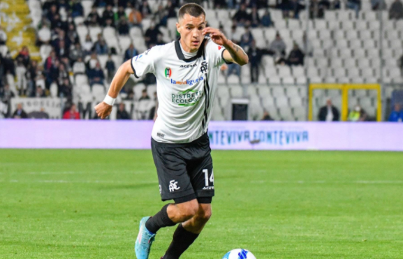 波兰选手表现出众,夺魁平野的简单介绍 波兰选手表现出众,夺魁平野的简单介绍