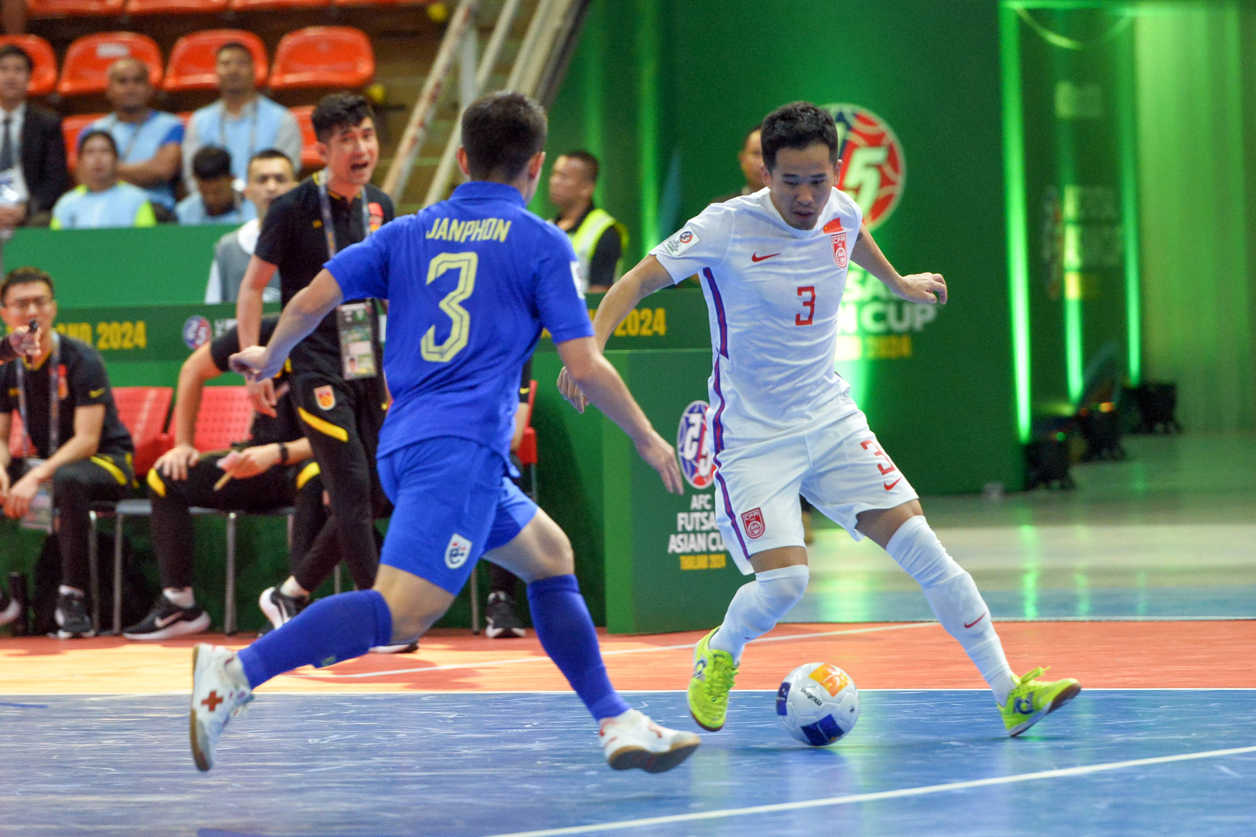 亚洲足球比赛:中国队斩获胜利 亚洲足球比赛:中国队斩获胜利