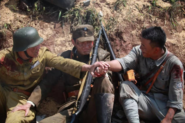 冲锋陷阵,凭借拼搏夺取胜利 冲锋陷阵,凭借拼搏夺取胜利