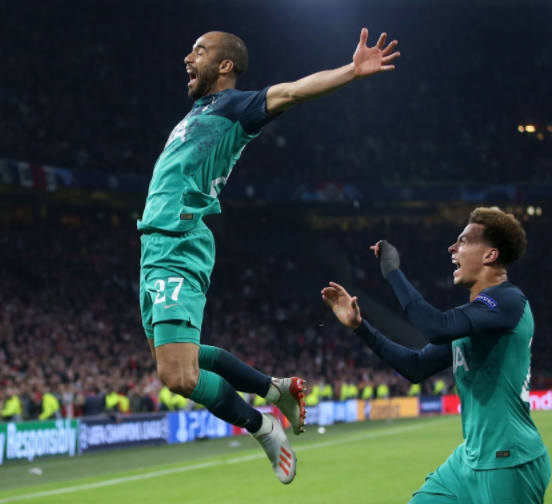 阿贾克斯轻松过关,赢得半决赛资格 阿贾克斯轻松过关,赢得半决赛资格