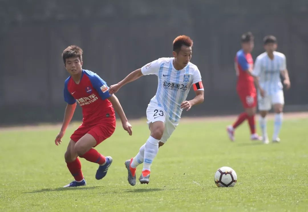 重庆队在比赛中打破僵局,成功挽回颓势 重庆队在比赛中打破僵局,成功挽回颓势