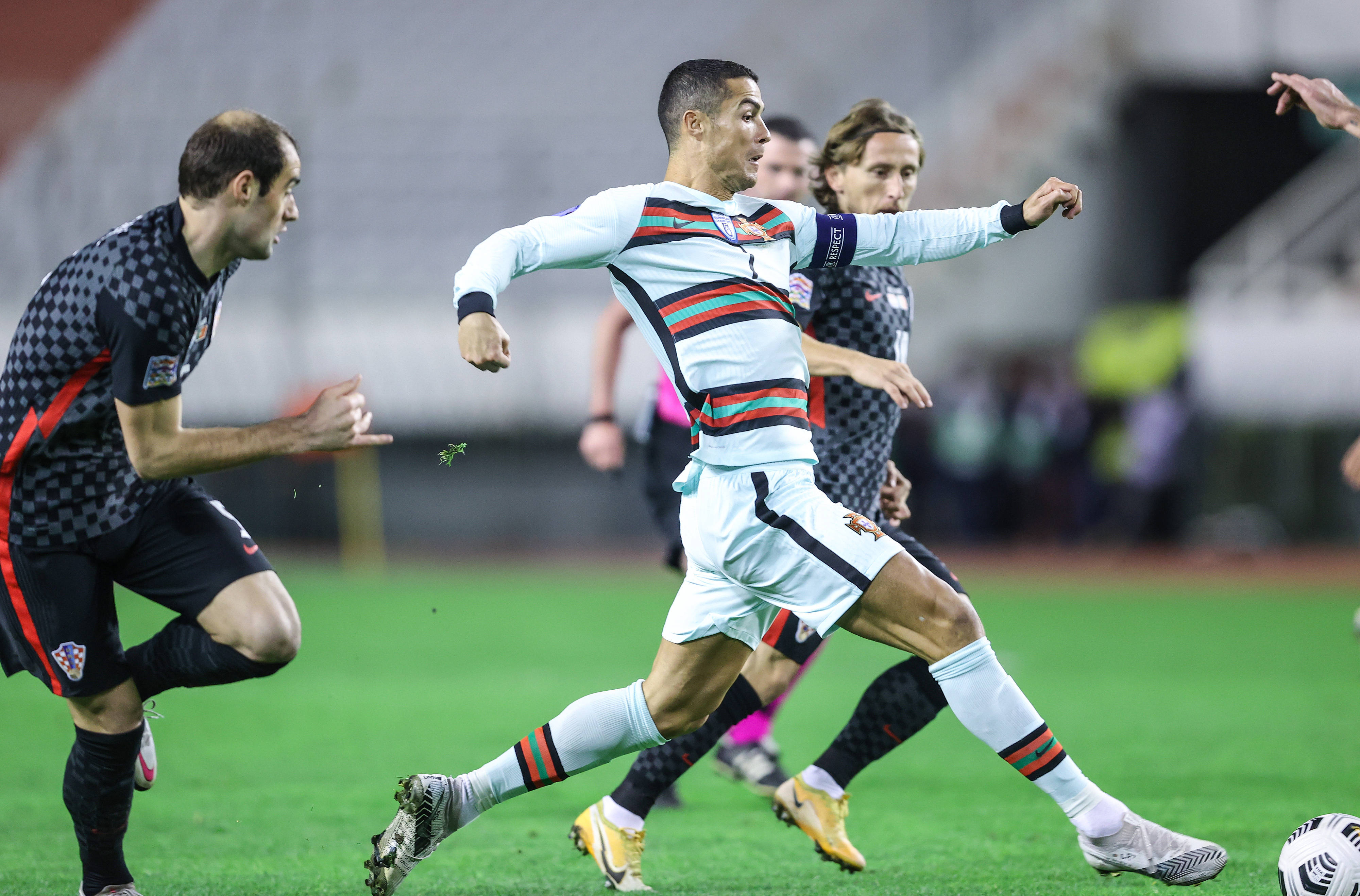 葡萄牙队不敌对手，意外出局