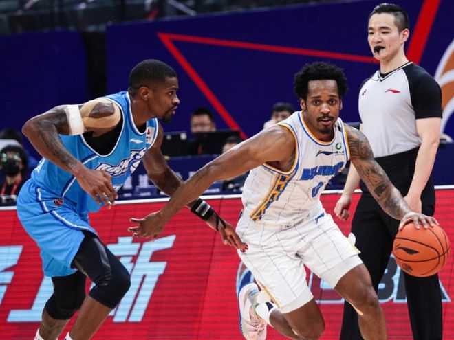 外援巨星带队征战,实力雄厚展现无畏 外援巨星带队征战,实力雄厚展现无畏