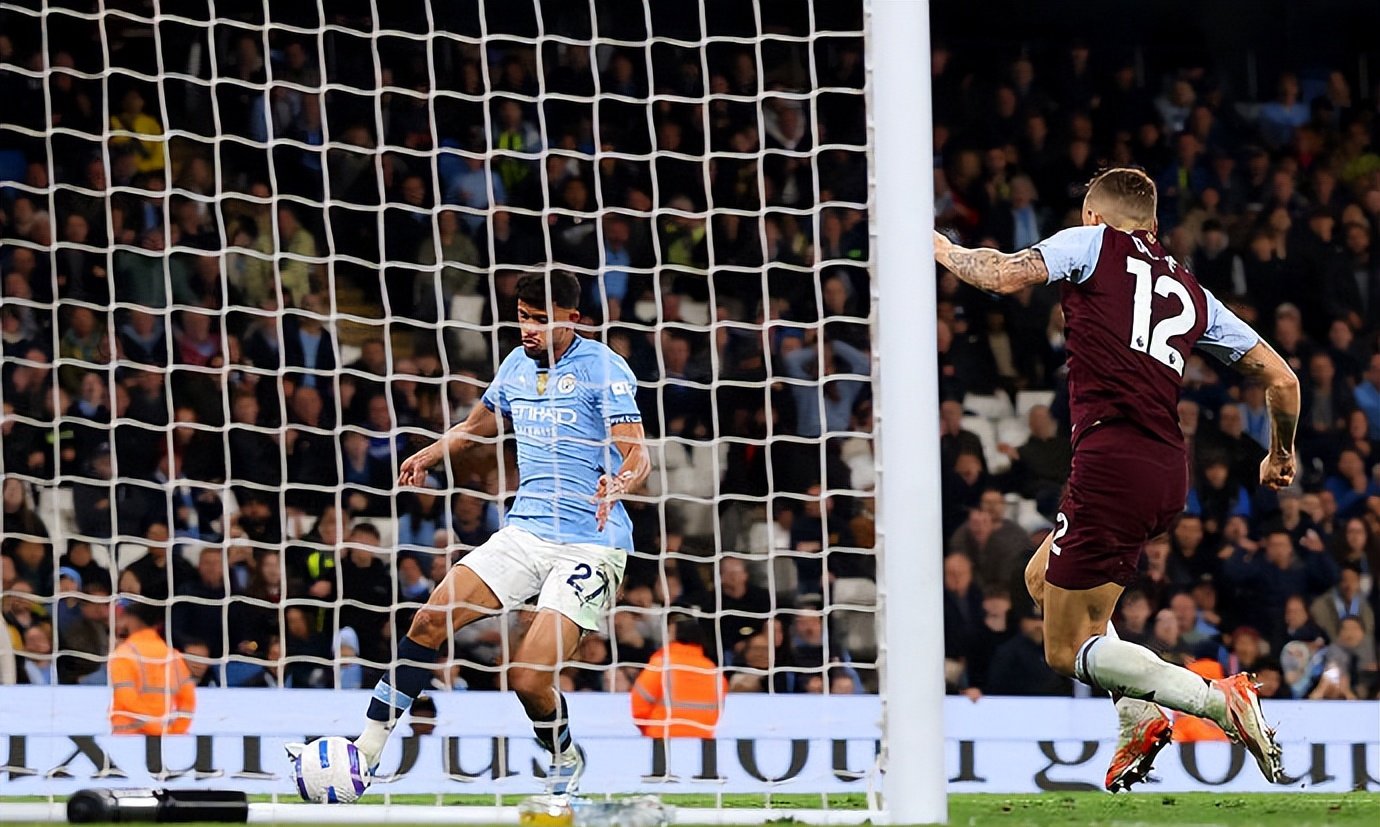 曼城客场突围，晋级席位稳固