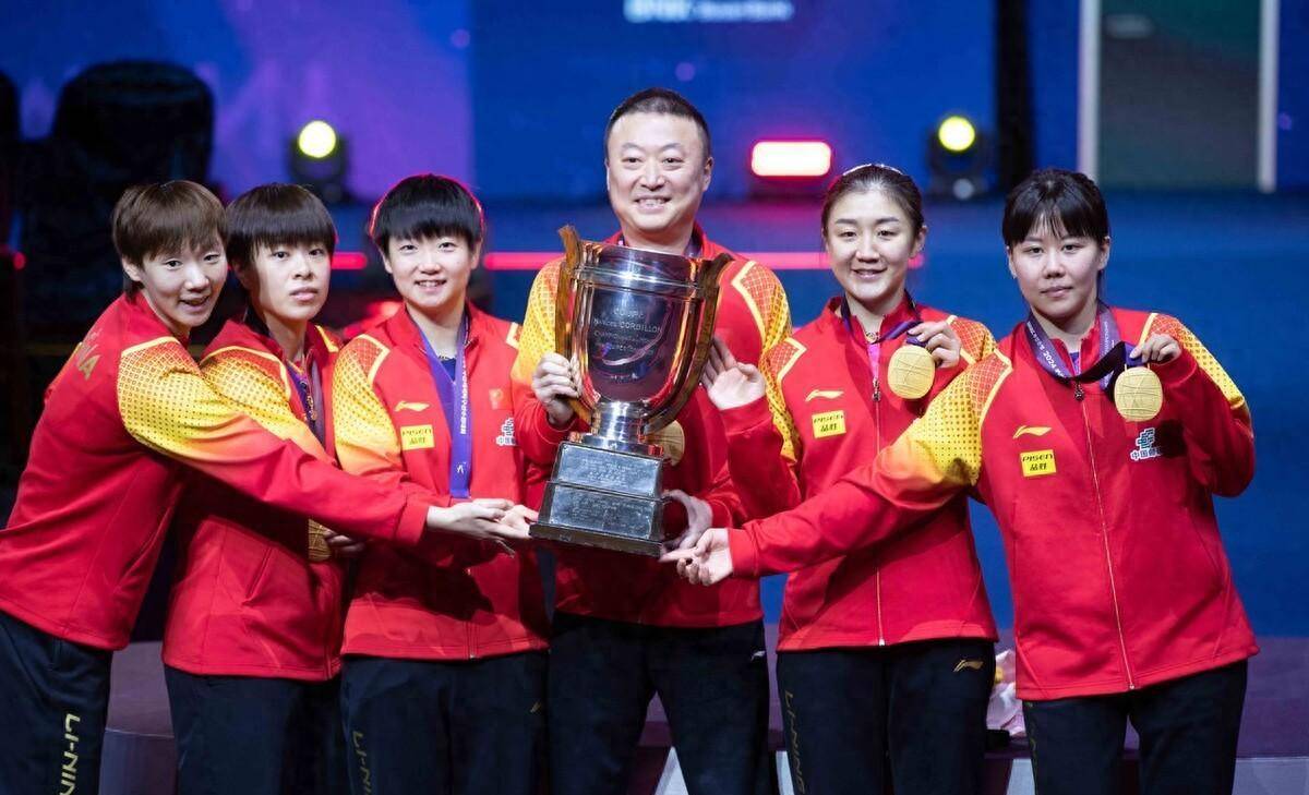 运动员在比赛中获得惊险胜利 运动员在比赛中获得惊险胜利