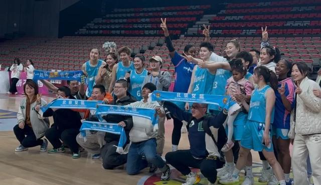 北京首钢客场大胜,赢得季后赛资格 北京首钢客场大胜,赢得季后赛资格