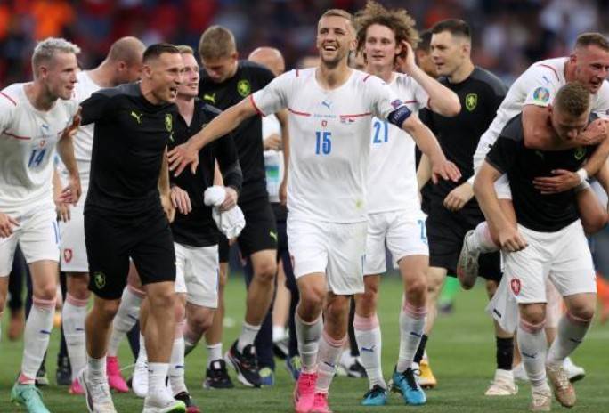 关于捷克球队掀起赛场热潮赢得半决赛资格的信息 关于捷克球队掀起赛场热潮赢得半决赛资格的信息