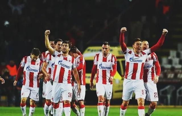 莱比锡红牛客场大胜汉诺威,力压拜仁慕尼黑领跑积分榜 莱比锡红牛客场大胜汉诺威,力压拜仁慕尼黑领跑积分榜