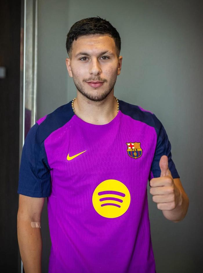 包含巴萨新援表现亮眼:攻入制胜球的词条 包含巴萨新援表现亮眼:攻入制胜球的词条