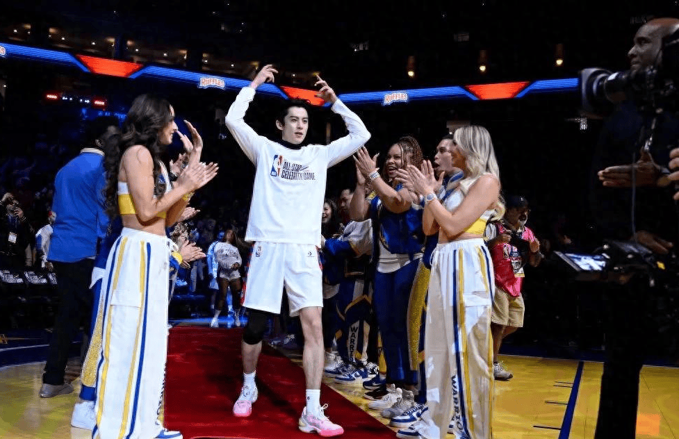 NBA巨星在全明星赛中表现抢眼 NBA巨星在全明星赛中表现抢眼