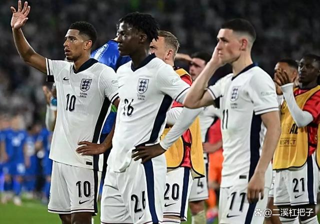 英格兰中场球员加入国际比赛阵容,备受期待 英格兰中场球员加入国际比赛阵容,备受期待