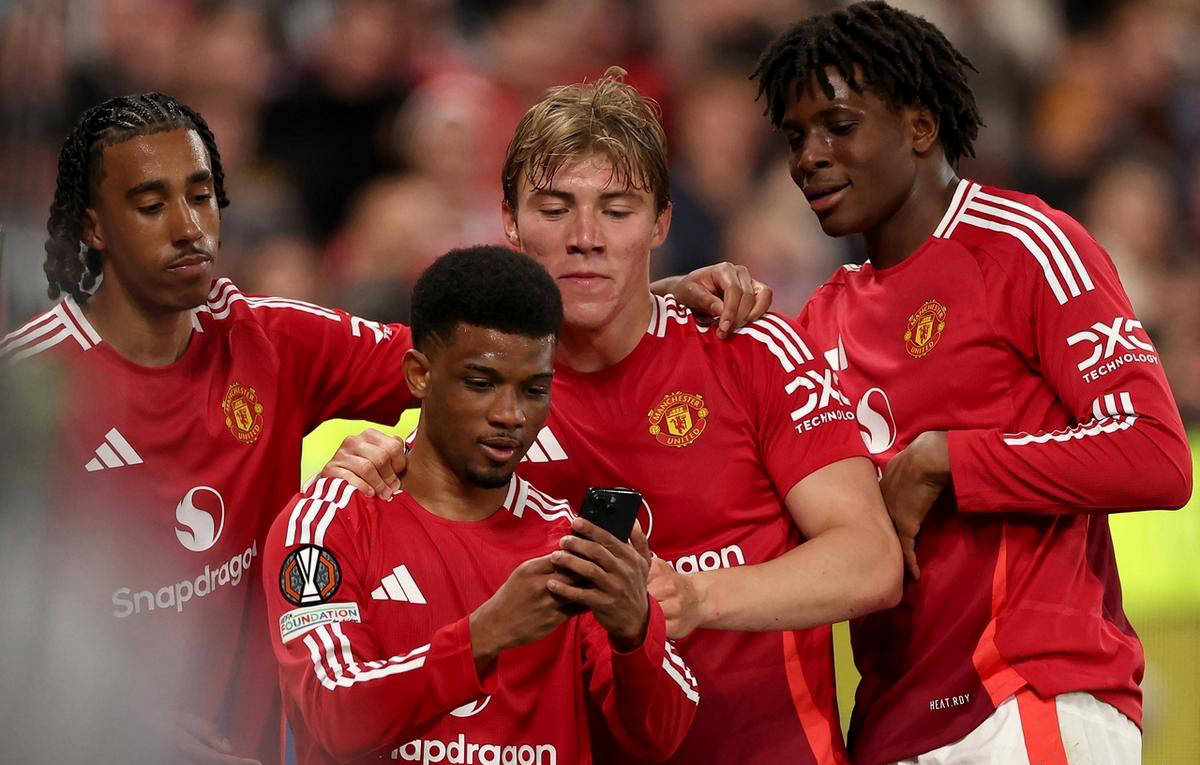 激烈角逐!顶级球队争夺联赛冠军 激烈角逐!顶级球队争夺联赛冠军