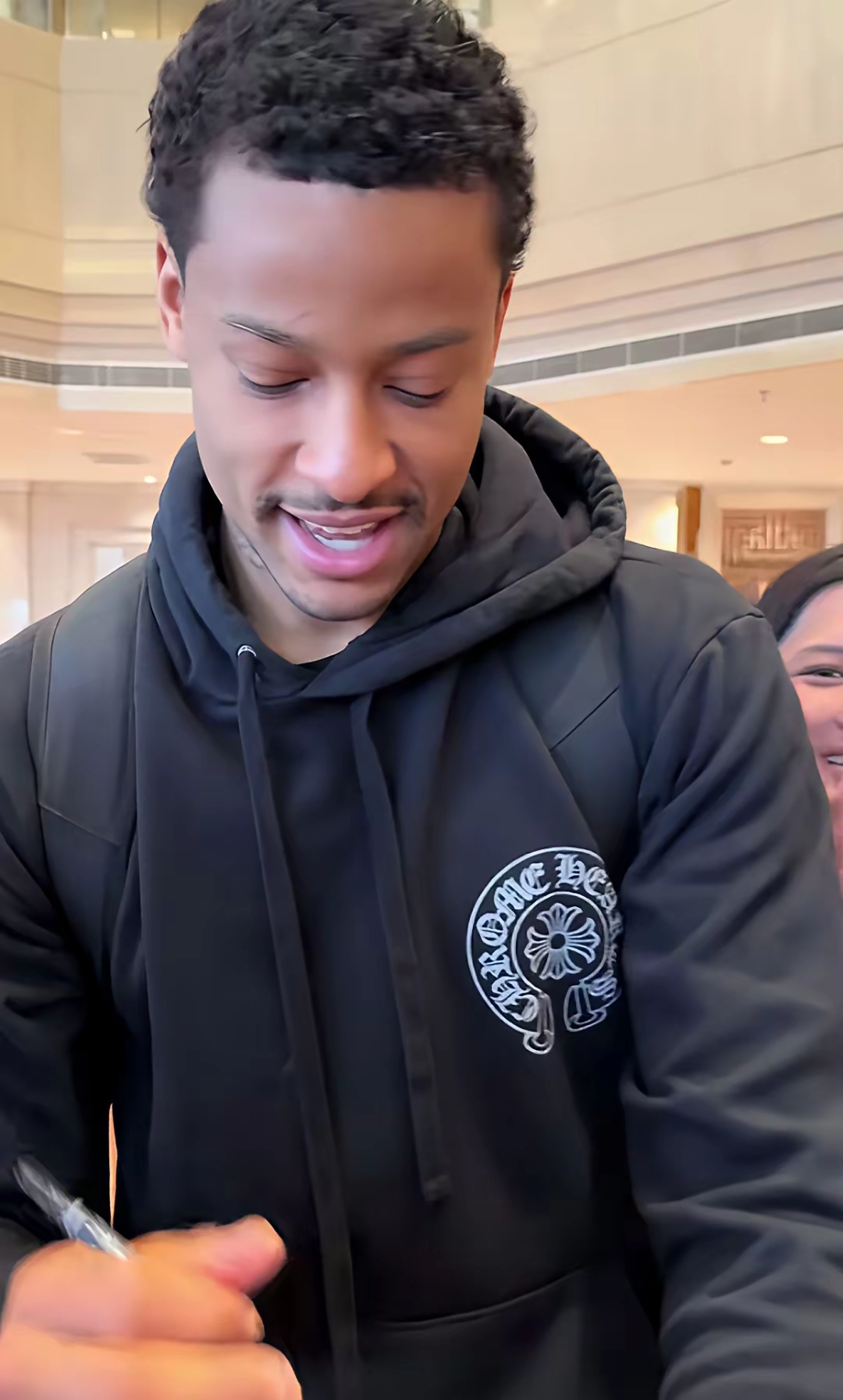 关于贝尔恩与汉诺威队战平,球员展现团结合作的信息 关于贝尔恩与汉诺威队战平,球员展现团结合作的信息