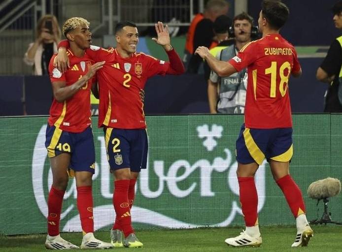 欧国联冠军赛激烈对决引人关注！