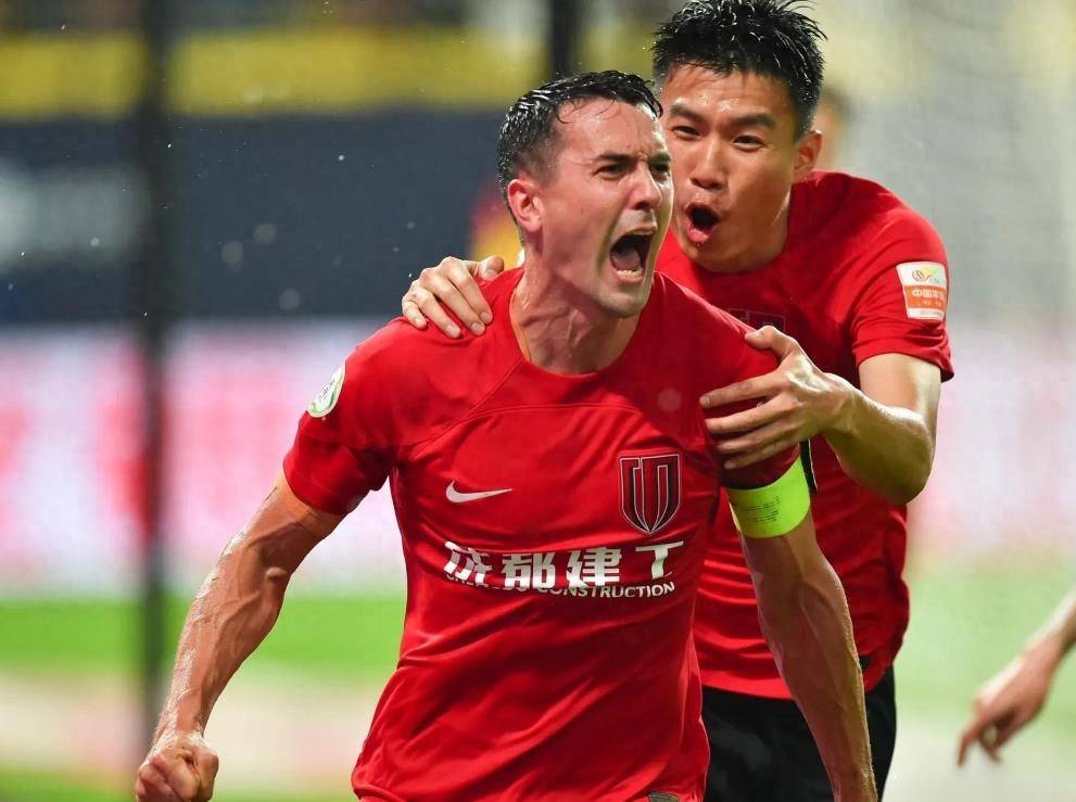 包含超级球星的表现引发球迷热议，赛场战绩不断刷新的词条