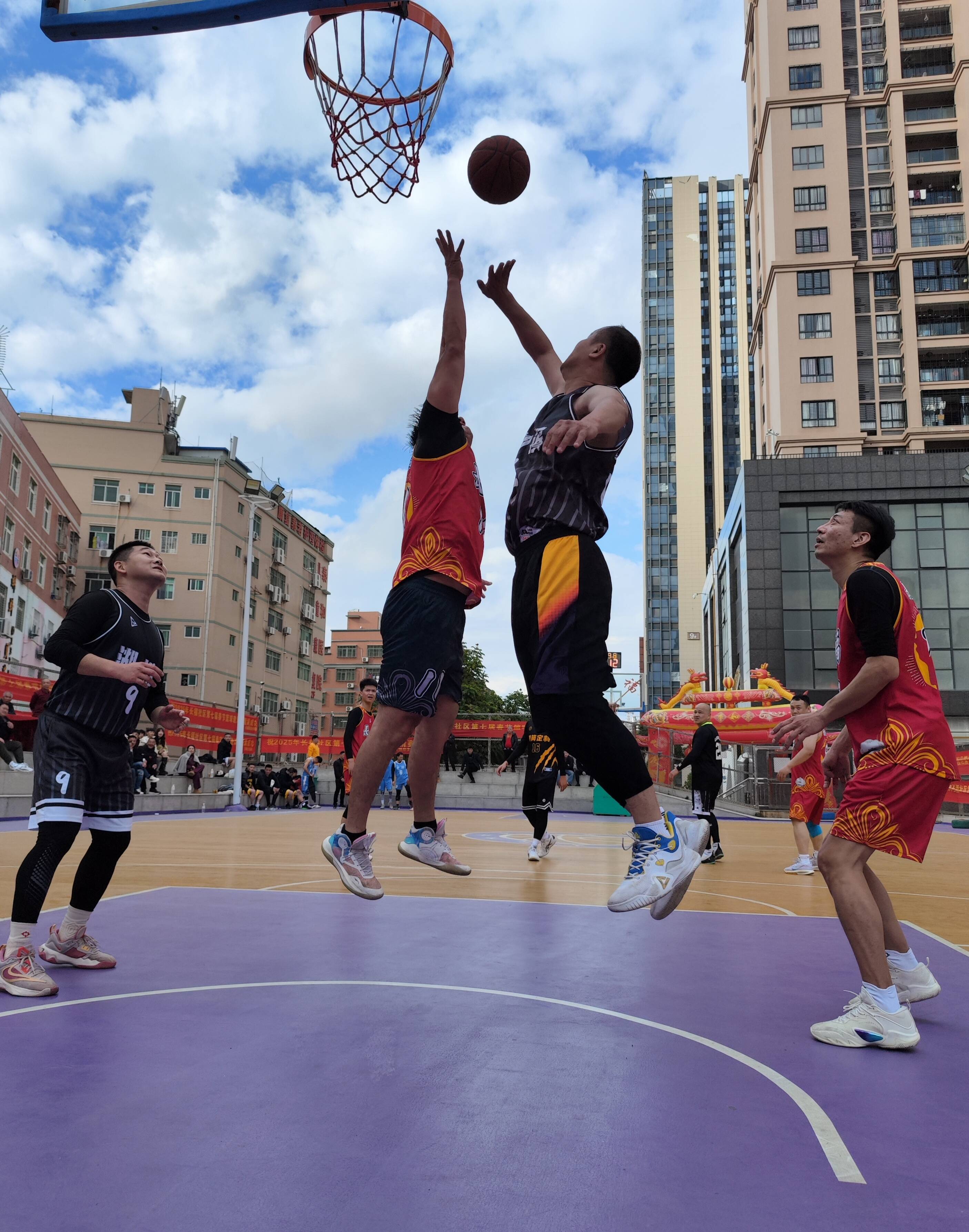 清明假期期间,篮球迷聚焦中国篮球联赛 清明假期期间,篮球迷聚焦中国篮球联赛