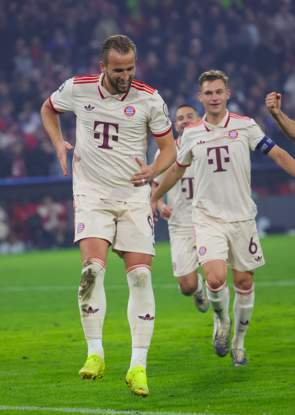 拜仁慕尼黑队员团结一心,欧冠冠军在望的简单介绍 拜仁慕尼黑队员团结一心,欧冠冠军在望的简单介绍