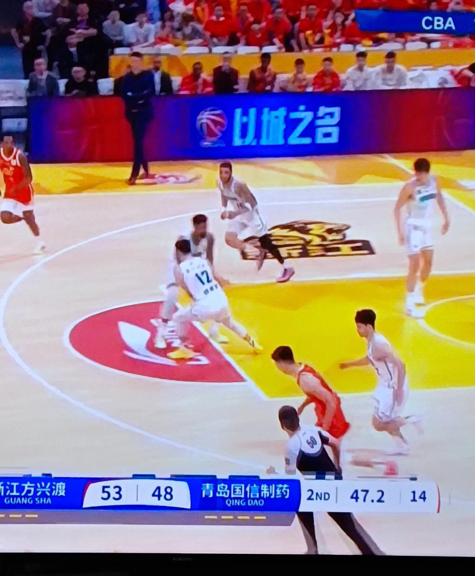 关于篮球比赛燃爆全场，比分惊心动魄的信息