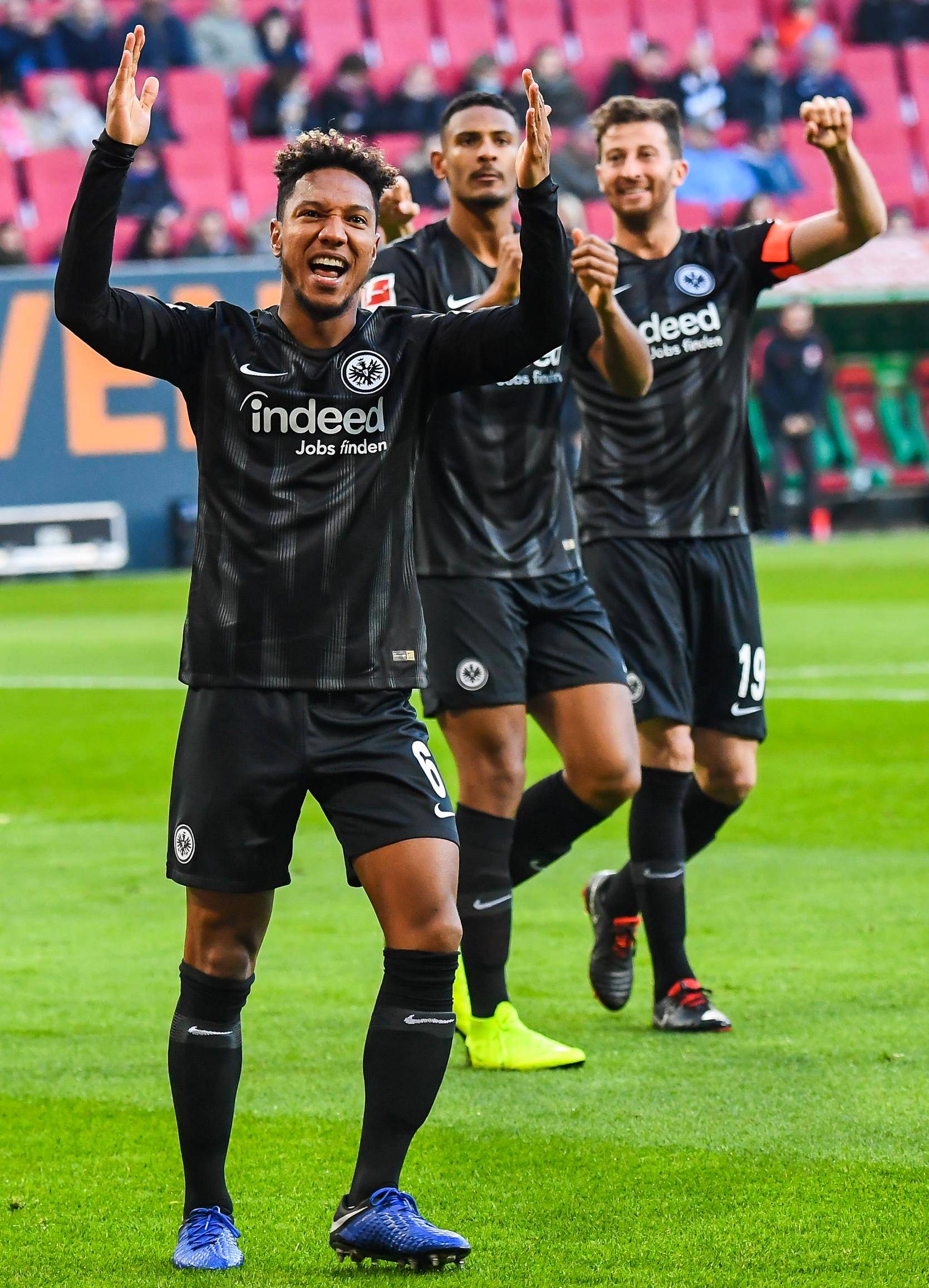 法兰克福主场大胜,踏入连胜行列 法兰克福主场大胜,踏入连胜行列