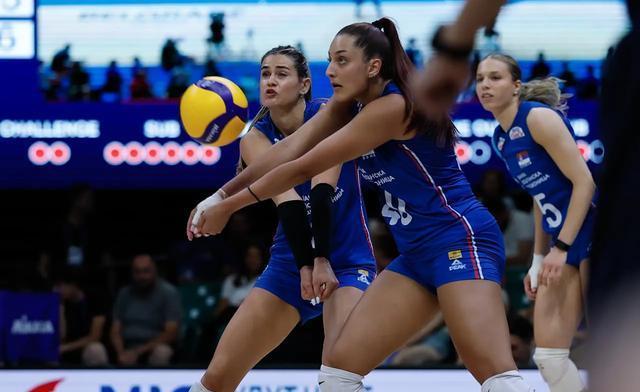 法国队取胜塞尔维亚,备受关注的胜利赛事获得支持 法国队取胜塞尔维亚,备受关注的胜利赛事获得支持