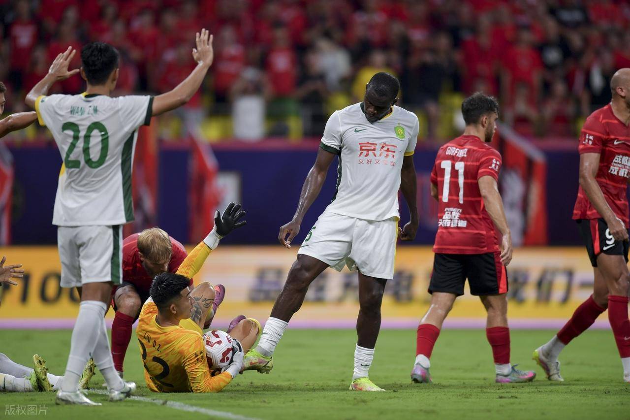 上海海港客场输球,跌至中超倒数第二位 上海海港客场输球,跌至中超倒数第二位