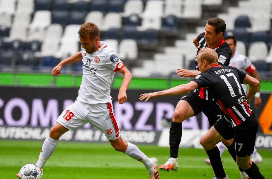 斯图加特在主场主场战胜了多特蒙德，有惊喜