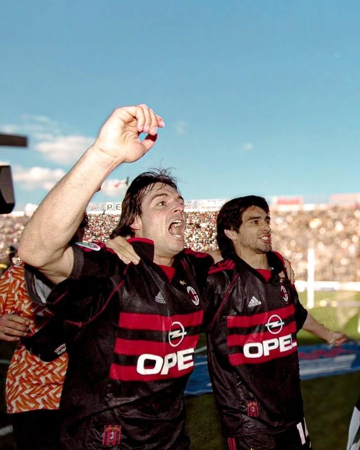 意甲联赛风采:AC米兰再夺关键胜利 意甲联赛风采:AC米兰再夺关键胜利