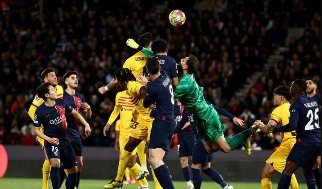 巴塞罗那惨败，陷入小组赛泥沼