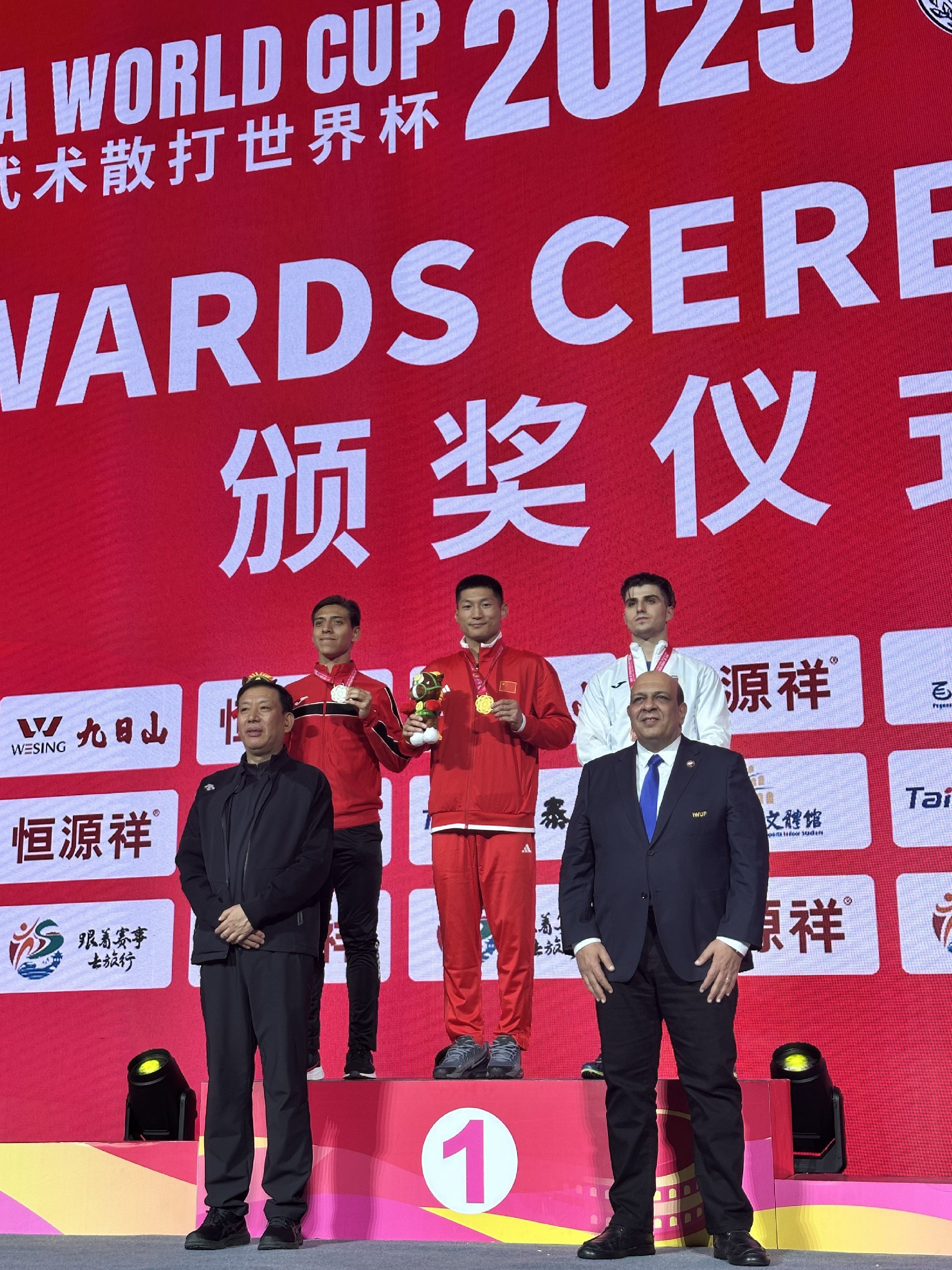 运动员获得佳绩,给国家带来光荣 运动员获得佳绩,给国家带来光荣