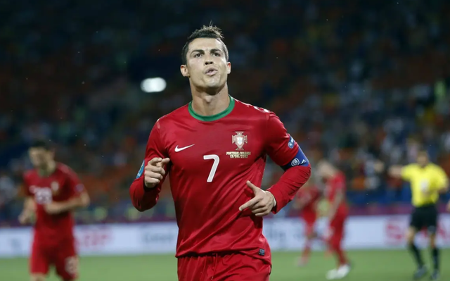 欧锦赛四强决战，金杯花落谁家