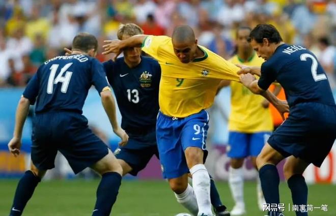 经典射门瞬间展望,球迷热切期待英雄诞生的简单介绍 经典射门瞬间展望,球迷热切期待英雄诞生的简单介绍