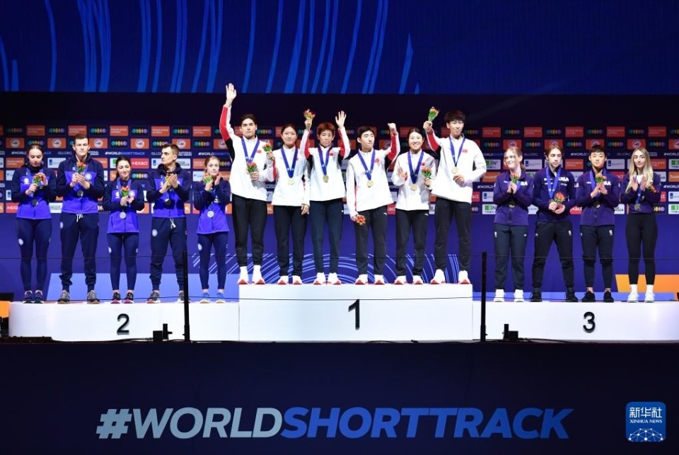 美国短道速滑队夺得团体冠军 美国短道速滑队夺得团体冠军
