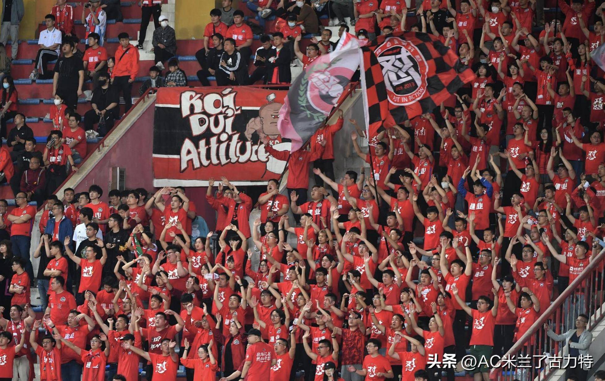 河南队逆转胜利,球队士气大涨 河南队逆转胜利,球队士气大涨