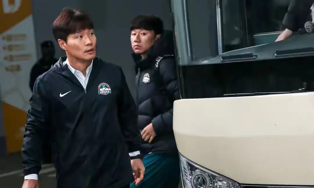 河南队逆转胜利,球队士气大涨 河南队逆转胜利,球队士气大涨