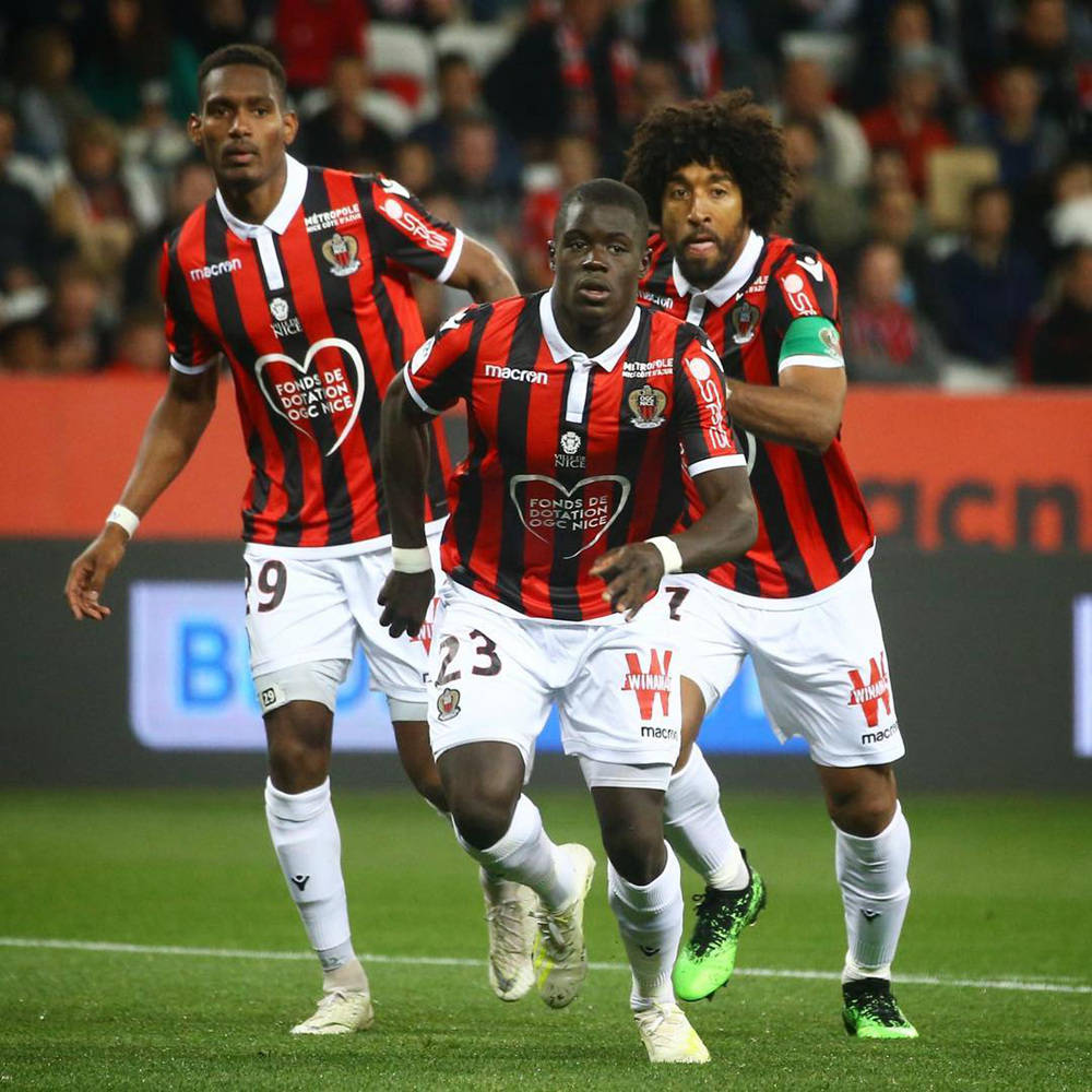 关于兰斯在主场击败勒哈弗，继续保持领先的信息