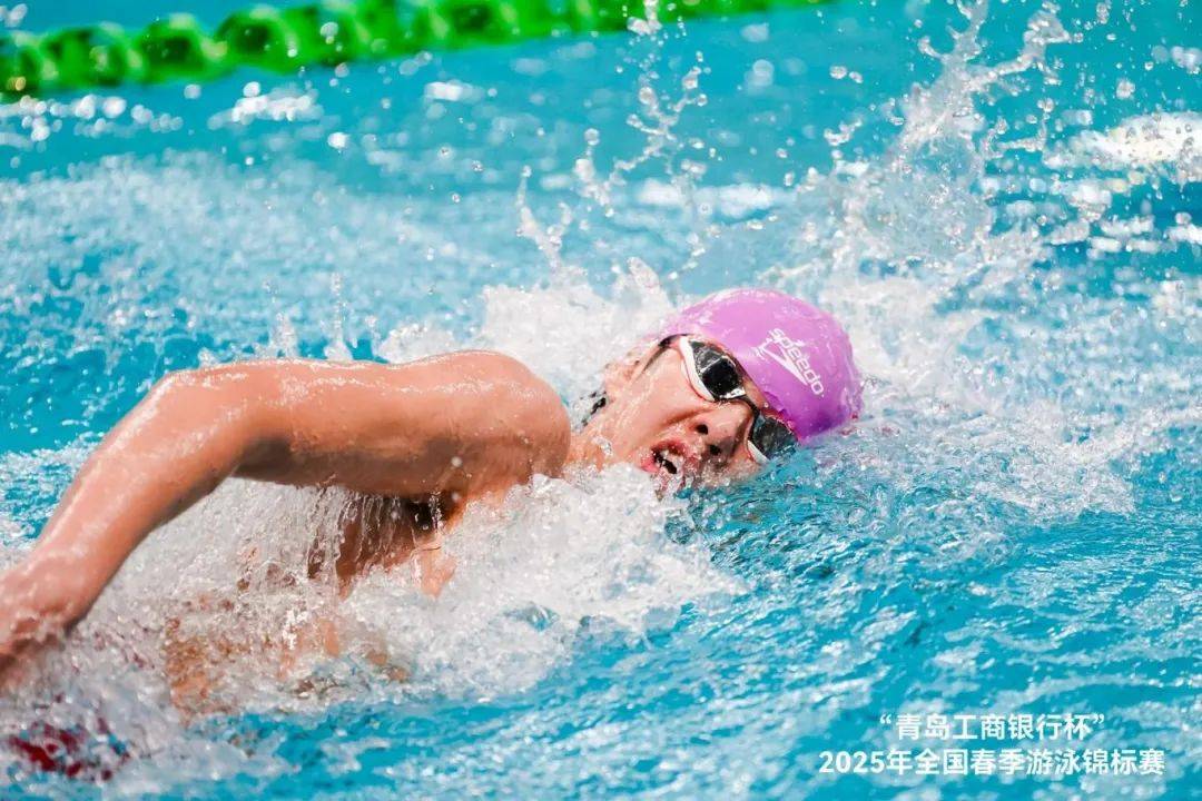 荷兰游泳选手表现出色,领跑全场 荷兰游泳选手表现出色,领跑全场