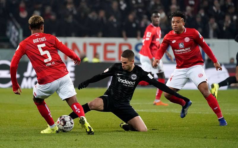 关于沃尔夫斯堡轻松击败对手,保持冲击欧战席位的信息 关于沃尔夫斯堡轻松击败对手,保持冲击欧战席位的信息