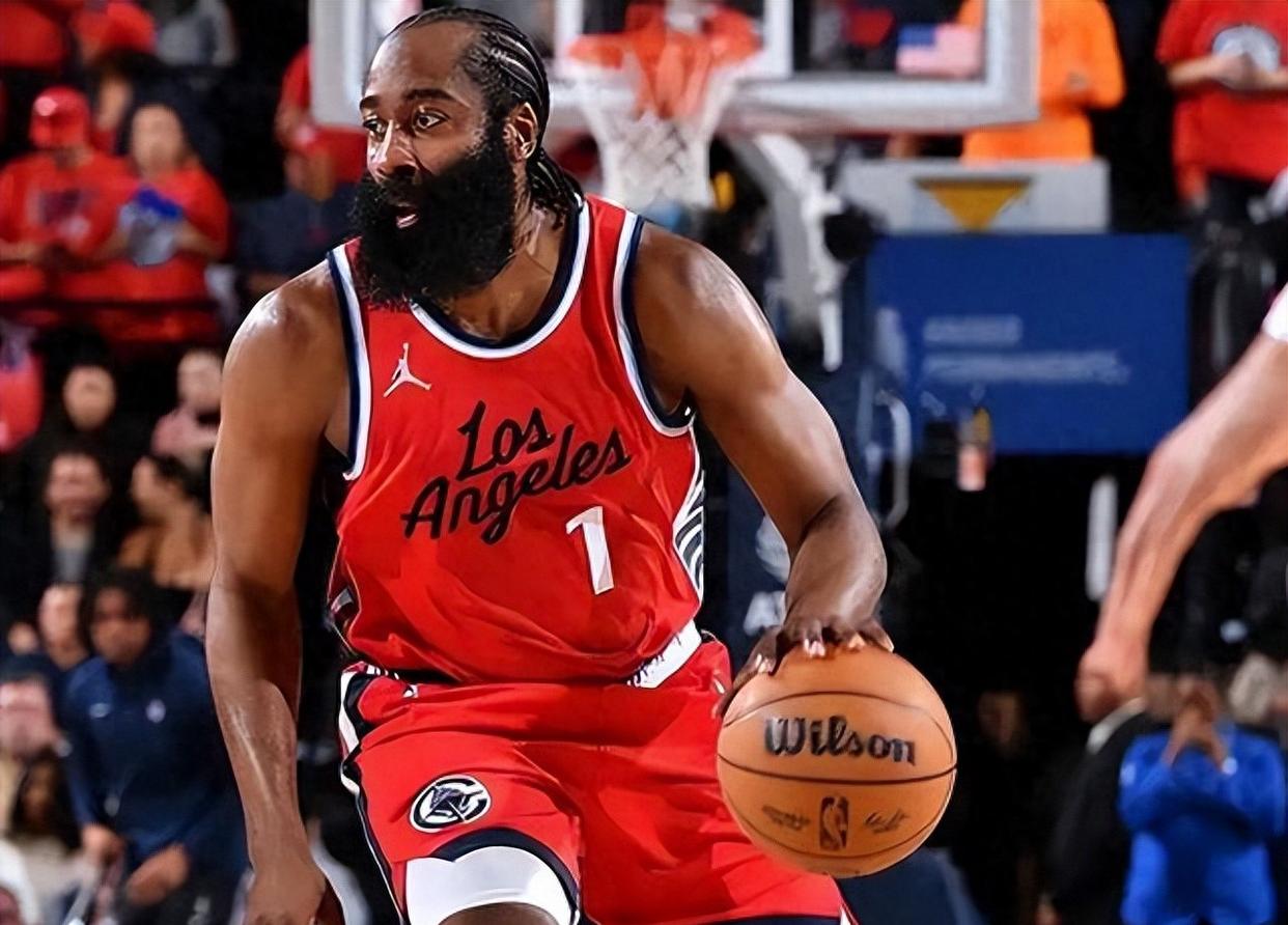 活塞队连胜终结,米切尔罗宾逊受伤退场 活塞队连胜终结,米切尔罗宾逊受伤退场