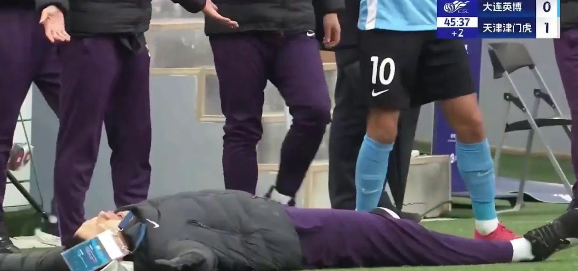 比赛结束后球员情绪波动,喜忧参半的结局 比赛结束后球员情绪波动,喜忧参半的结局