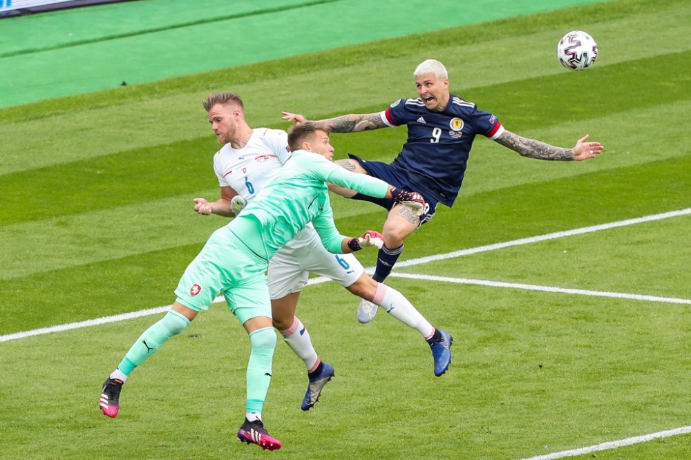 俄罗斯主场逼平瑞典，晋级前景堪忧的简单介绍