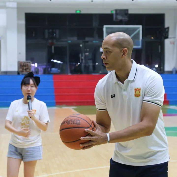 半场报道:新世纪战士资深教练透露人才之间的关系 半场报道:新世纪战士资深教练透露人才之间的关系