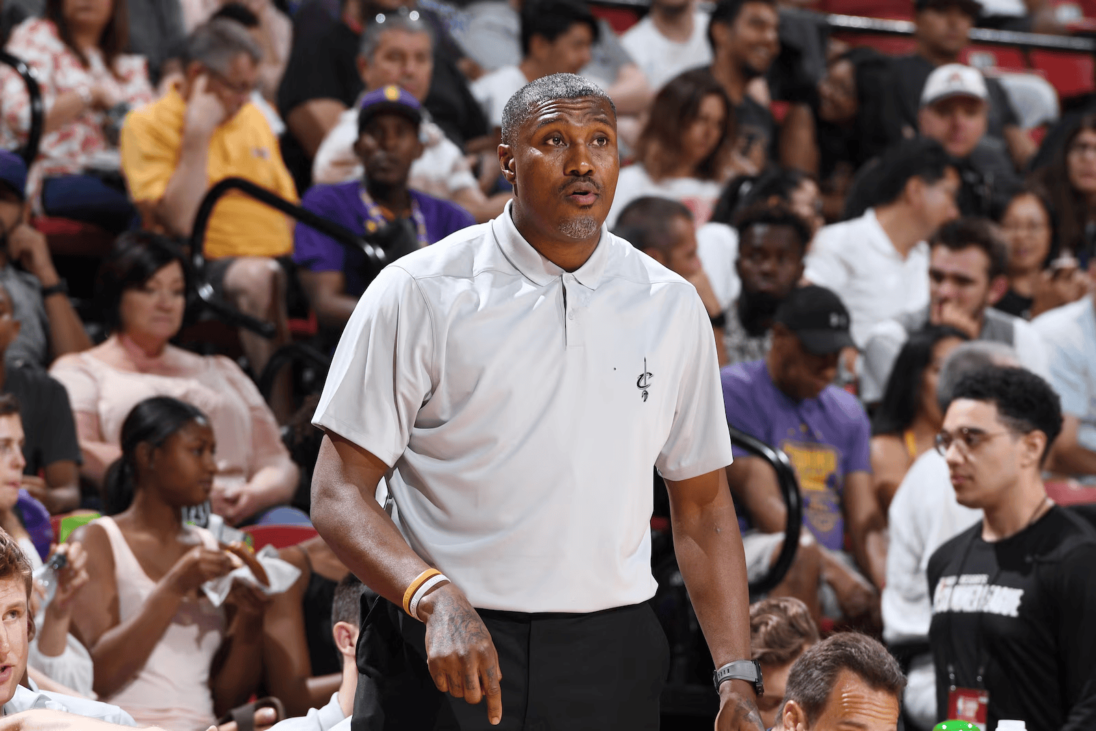 包含开拓者客场告负,球队助教疑似失职问题严重的词条 包含开拓者客场告负,球队助教疑似失职问题严重的词条